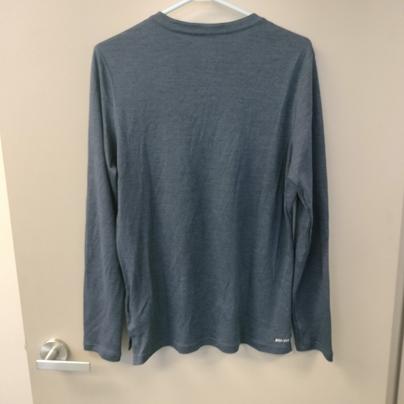 Nike DriFit Long Sleeve sweater - Picture 4 of 6